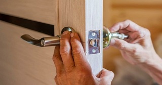 Установка и замена дверной ручки в Троицке от 278 руб. – Мастер24, монтаж фурнитуры, недорого