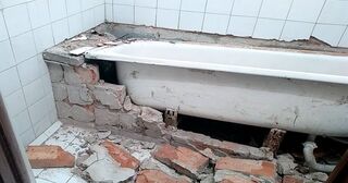 Демонтаж ванны в Троицке от Мастер24 — быстро, недорого, вывоз старой ванны от 1031 руб.