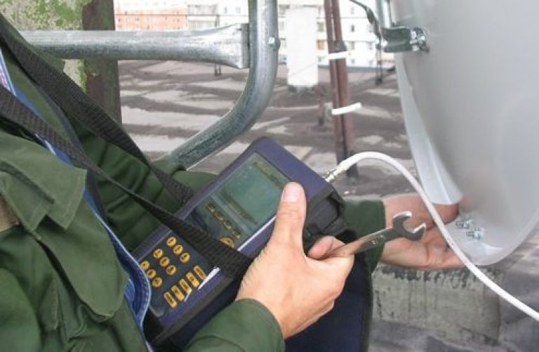 Установка спутниковой антенны в Троицке в октябре